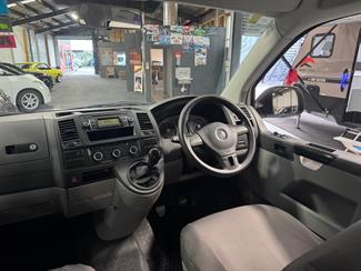 2011 Volkswagen T5 - Thumbnail