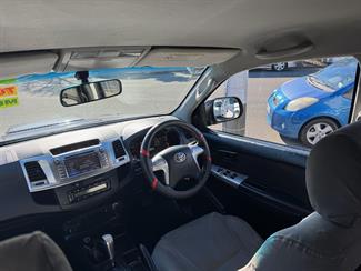 2014 Toyota Hilux - Thumbnail