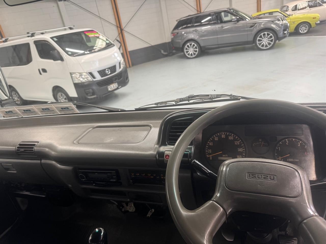 2003 Isuzu NPR450