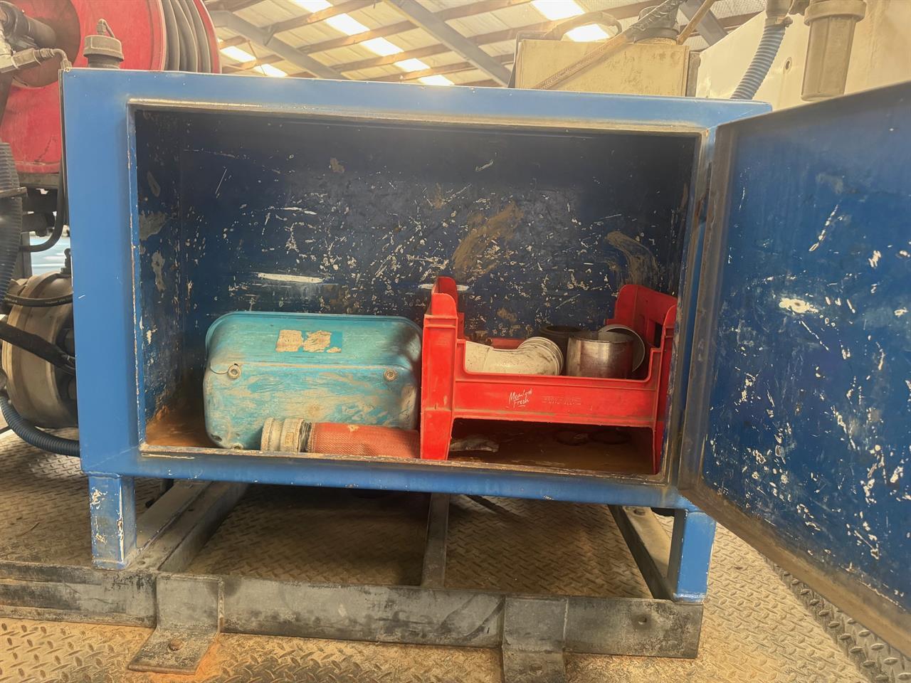 2003 Isuzu NPR450