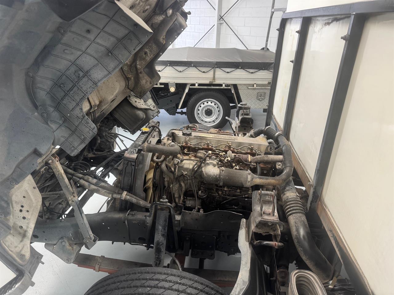 2003 Isuzu NPR450