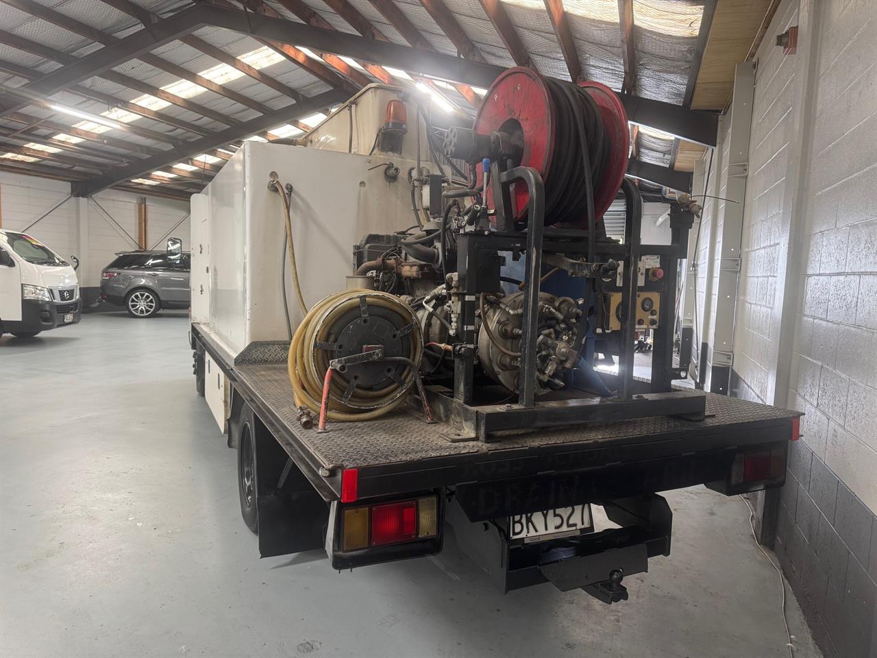 2003 Isuzu NPR450