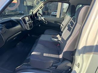 2010 Nissan Caravan - Thumbnail