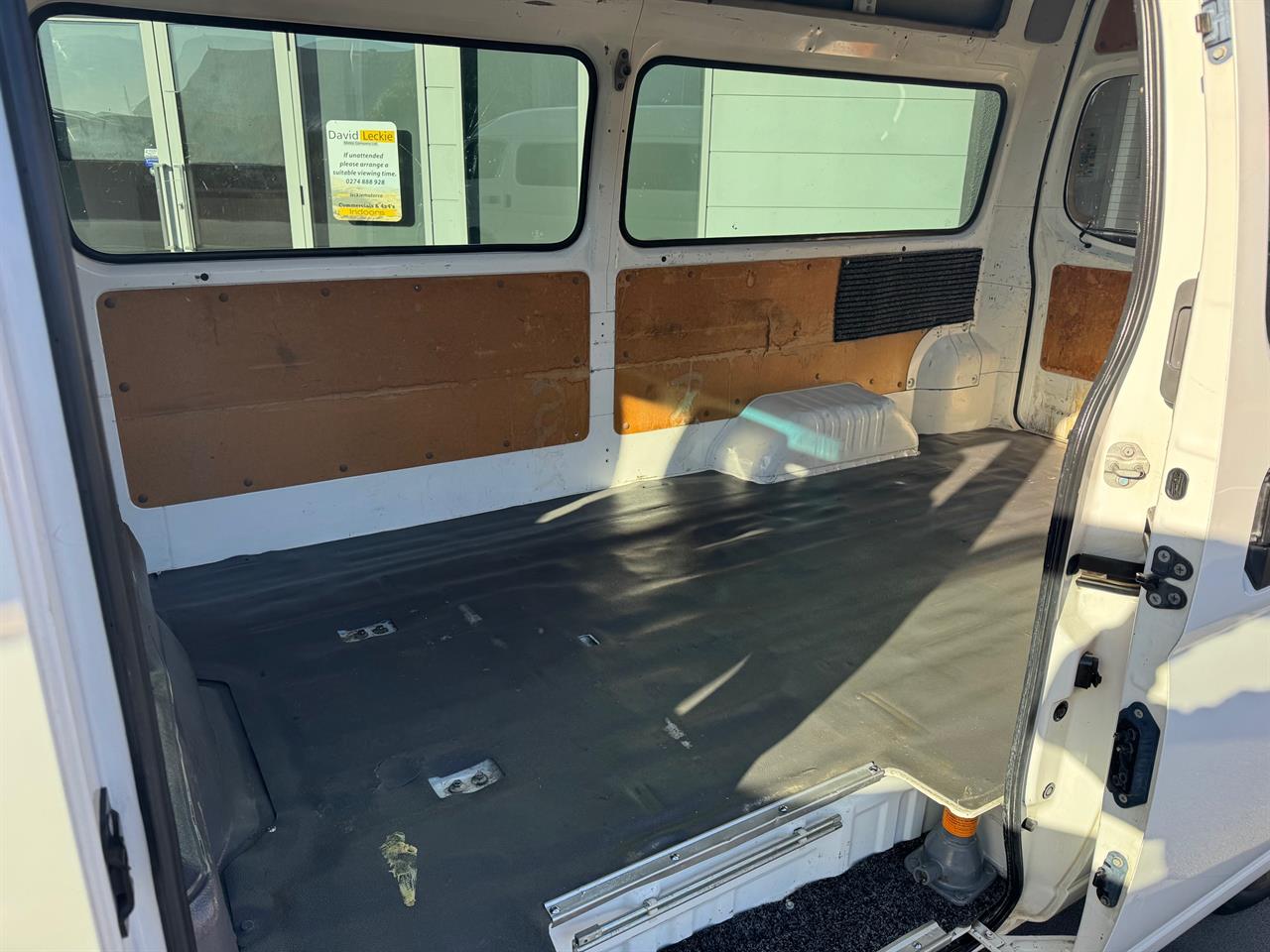 2010 Nissan Caravan