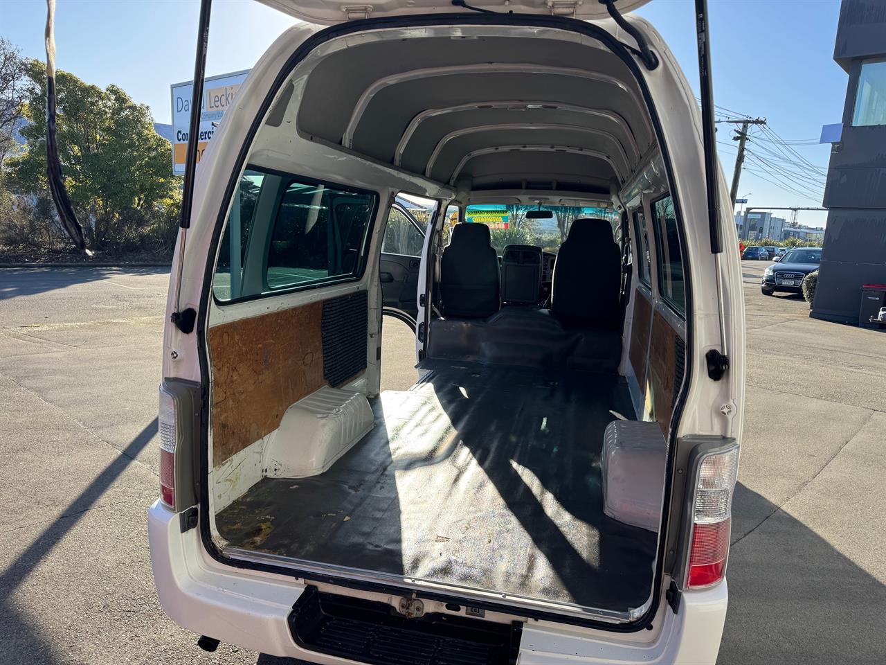 2010 Nissan Caravan