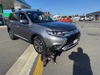 2018 Mitsubishi Outlander - Thumbnail