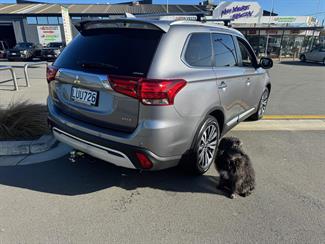 2018 Mitsubishi Outlander - Thumbnail