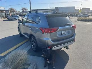 2018 Mitsubishi Outlander - Thumbnail