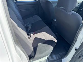 2010 Nissan Navara - Thumbnail