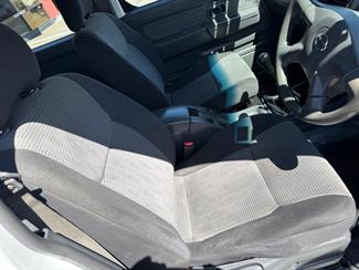 2010 Nissan Navara - Thumbnail