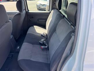 2010 Nissan Navara - Thumbnail