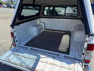 2010 Nissan Navara - Thumbnail