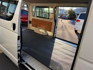 2012 Toyota Hiace - Thumbnail
