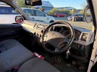 2012 Toyota Hiace - Thumbnail