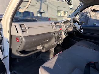 2012 Toyota Hiace - Thumbnail