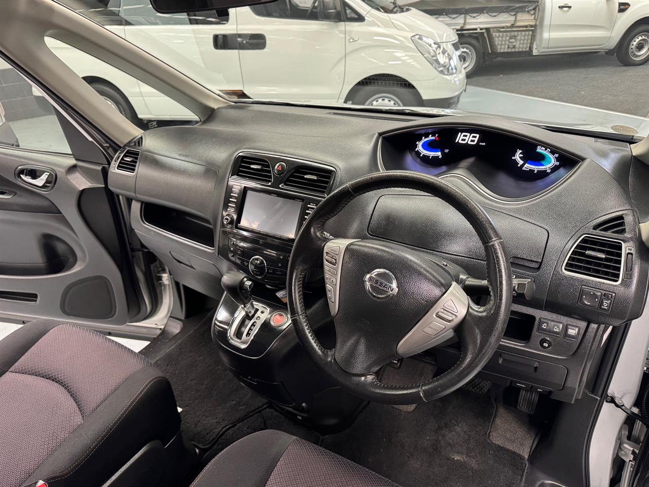 2011 Nissan Serena