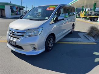 2011 Nissan Serena - Thumbnail