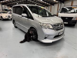 2011 Nissan Serena - Thumbnail