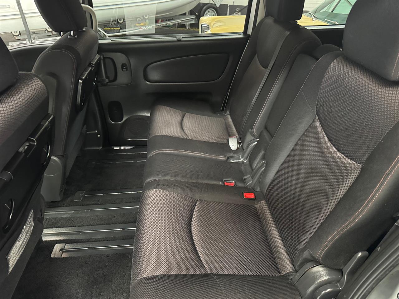 2011 Nissan Serena