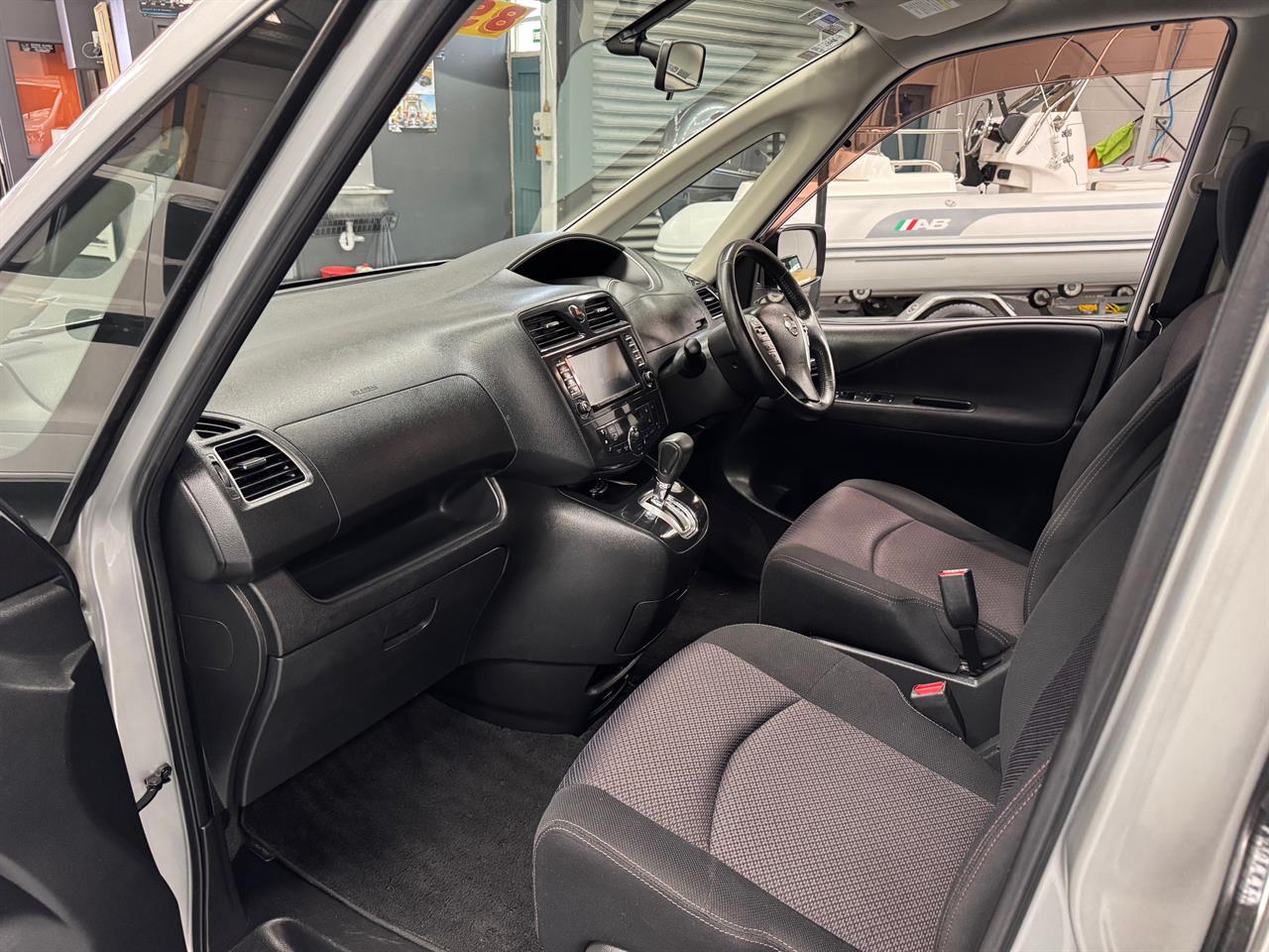 2011 Nissan Serena